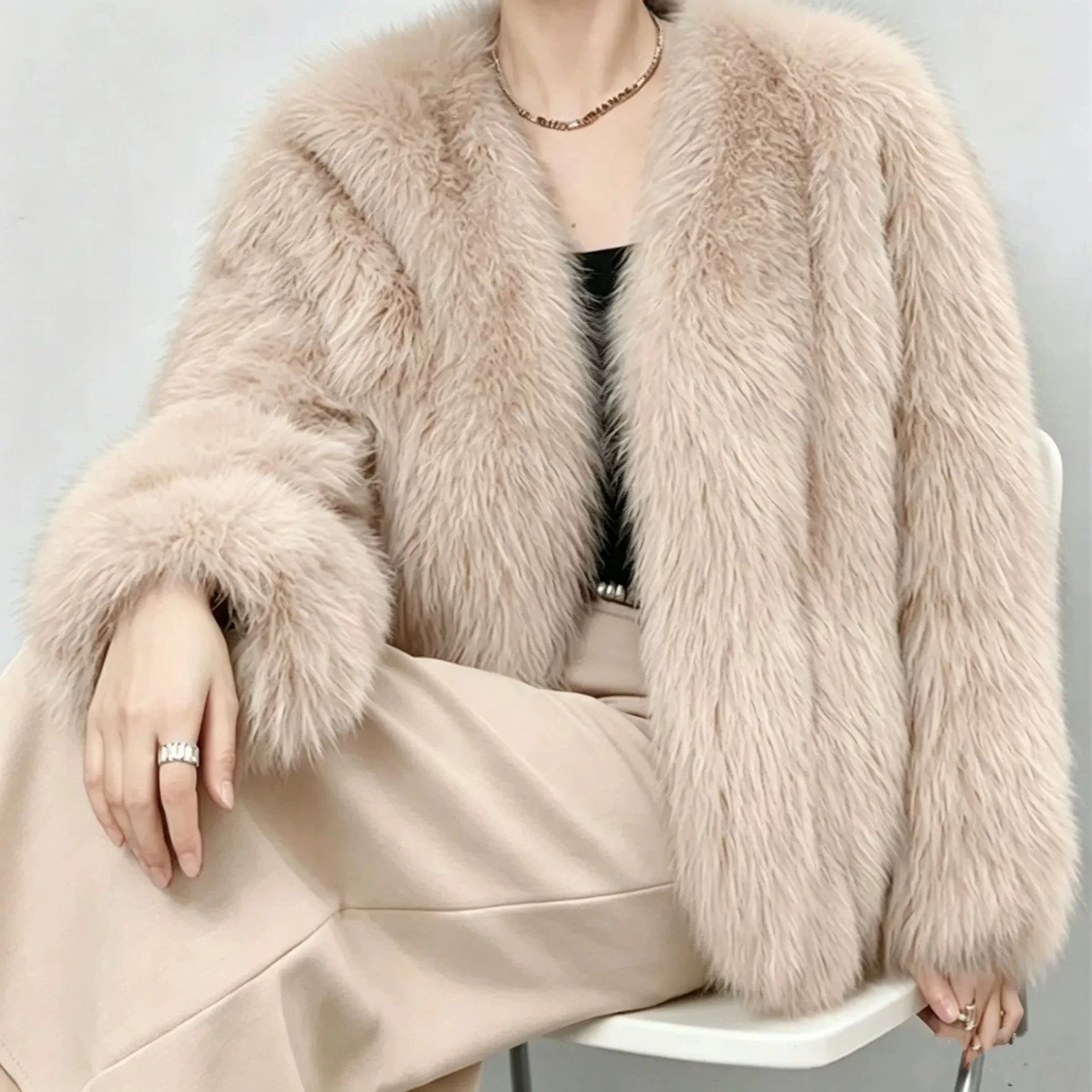 Apricot V-neck Faux fur grass Coat 2026 Winter New Fashion Imitation Fox fur Coats Women's Short Fluffy fur Plush Warm Outwear