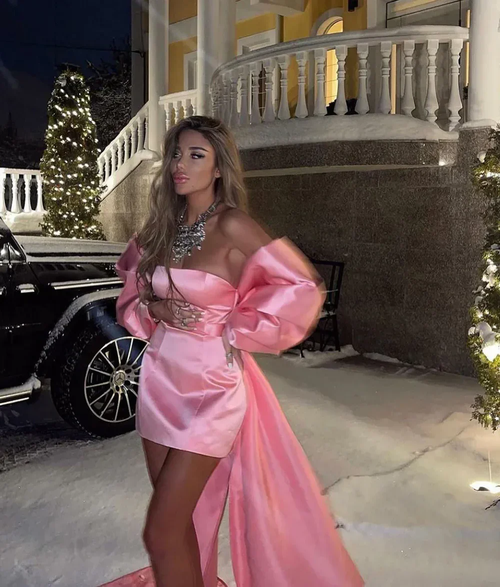 Mini abito da ballo celebrità corto senza spalline personalizzato Abito da sera da cocktail sexy con fiocco senza schienale pieghettato per il ritorno a scuola 2025