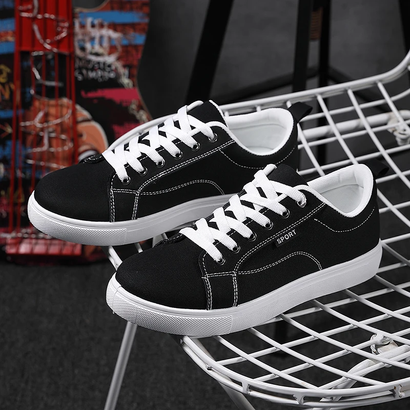 Mens Casual Shoes Cloth Lace-up Flat Shoes New Male Sneakers Luxury Design Canvas Shoes for Men Anti Slip Board Shoes Couple