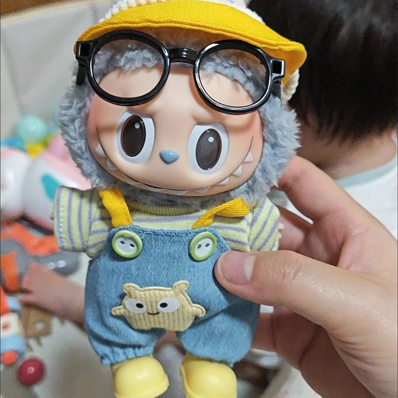 Für Labubu-Puppen, erste zweite Generation, Plüschtiere, sitzende Party, Vinylfiguren, Strickpullover, Fischerhut, Overall, Jeans-Set