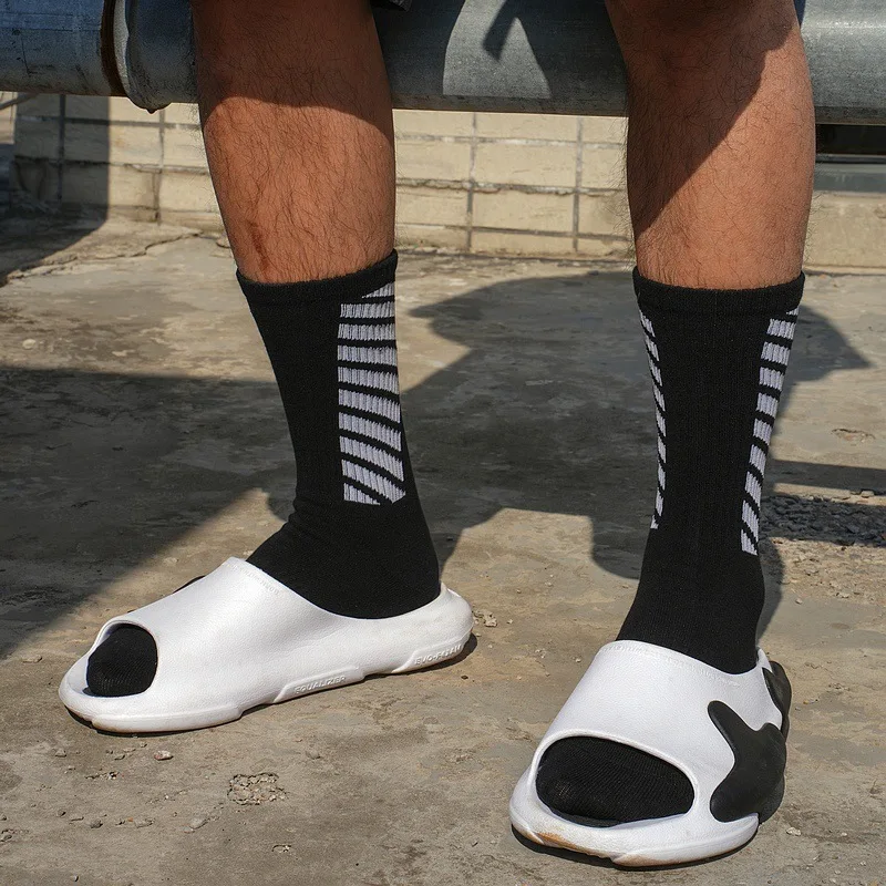 5 paia di calzini sportivi da uomo in cotone 100% strisce bianche nere traspiranti assorbenti del sudore calzini casual elastici caldi autunnali da donna