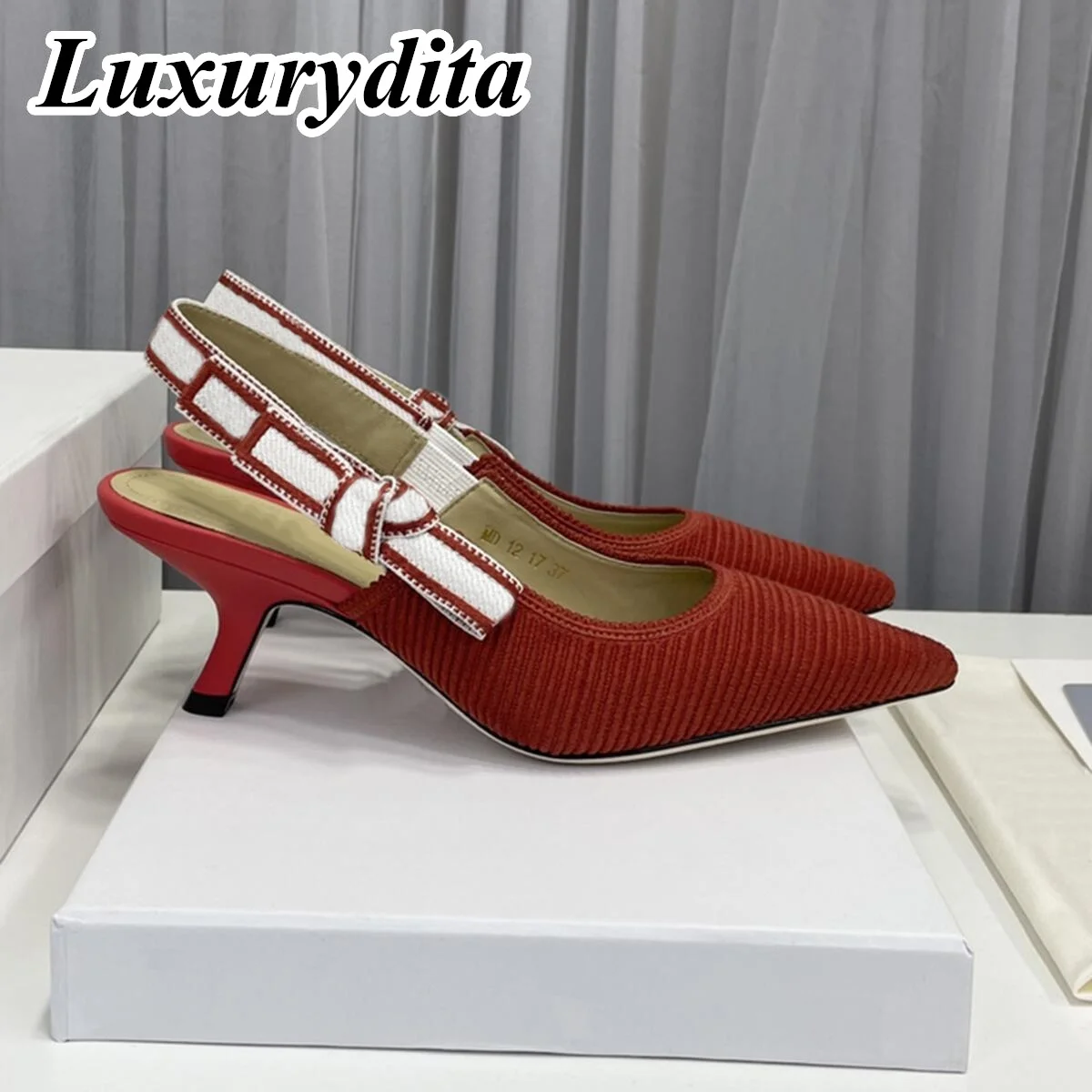 

Top Quality Luxury Womens Sandal Casual Lace Flat Fashion Embroidered Muller Shoes Designer Silk Leather Soled High Heel