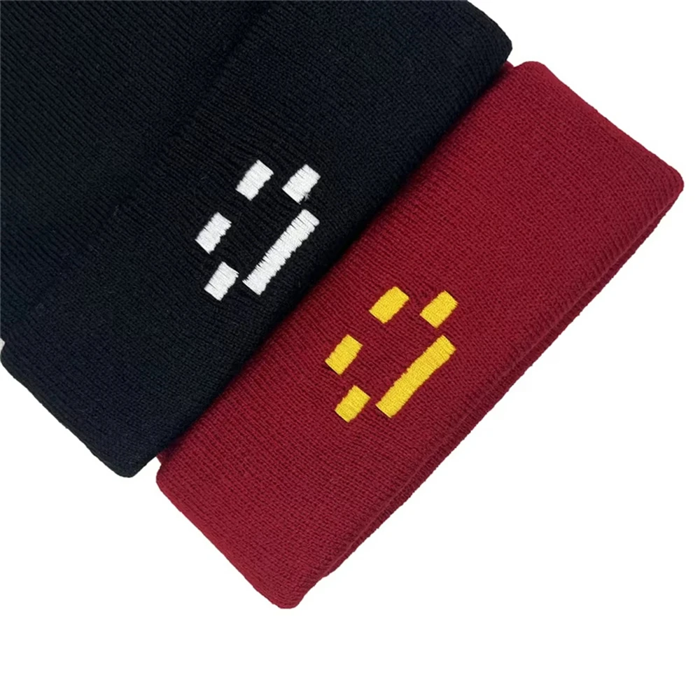 Unisex Fashion Pixel Expression Embroidered Knitted Hat High Quality Acrylic Fiber Outdoor Keepwarm Cold Caps