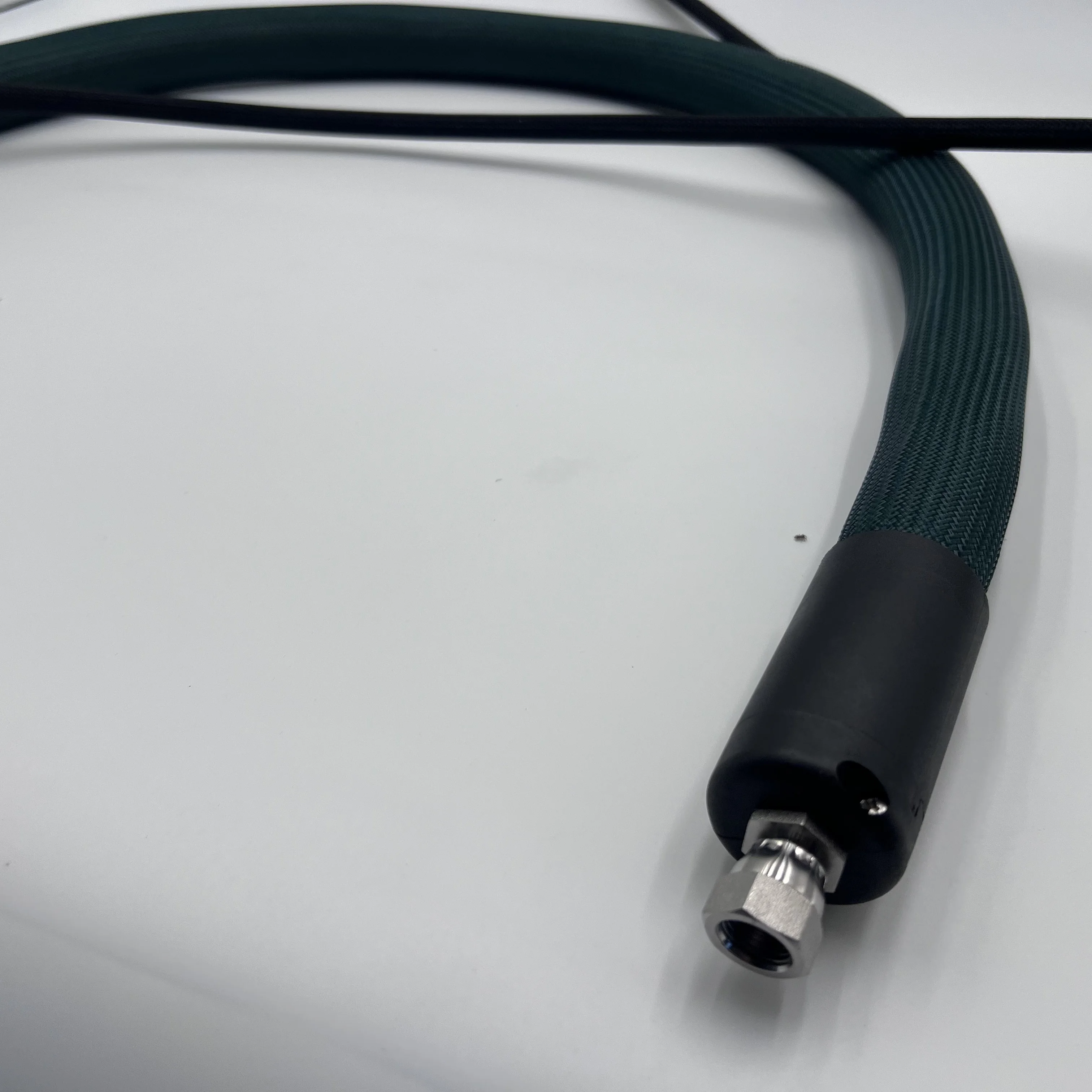 Tuyau adhésif thermofusible de 12 mm en PTFE chauffé électriquement, pression de 20 MPa, avec service de découpe pour ligne de production de couches