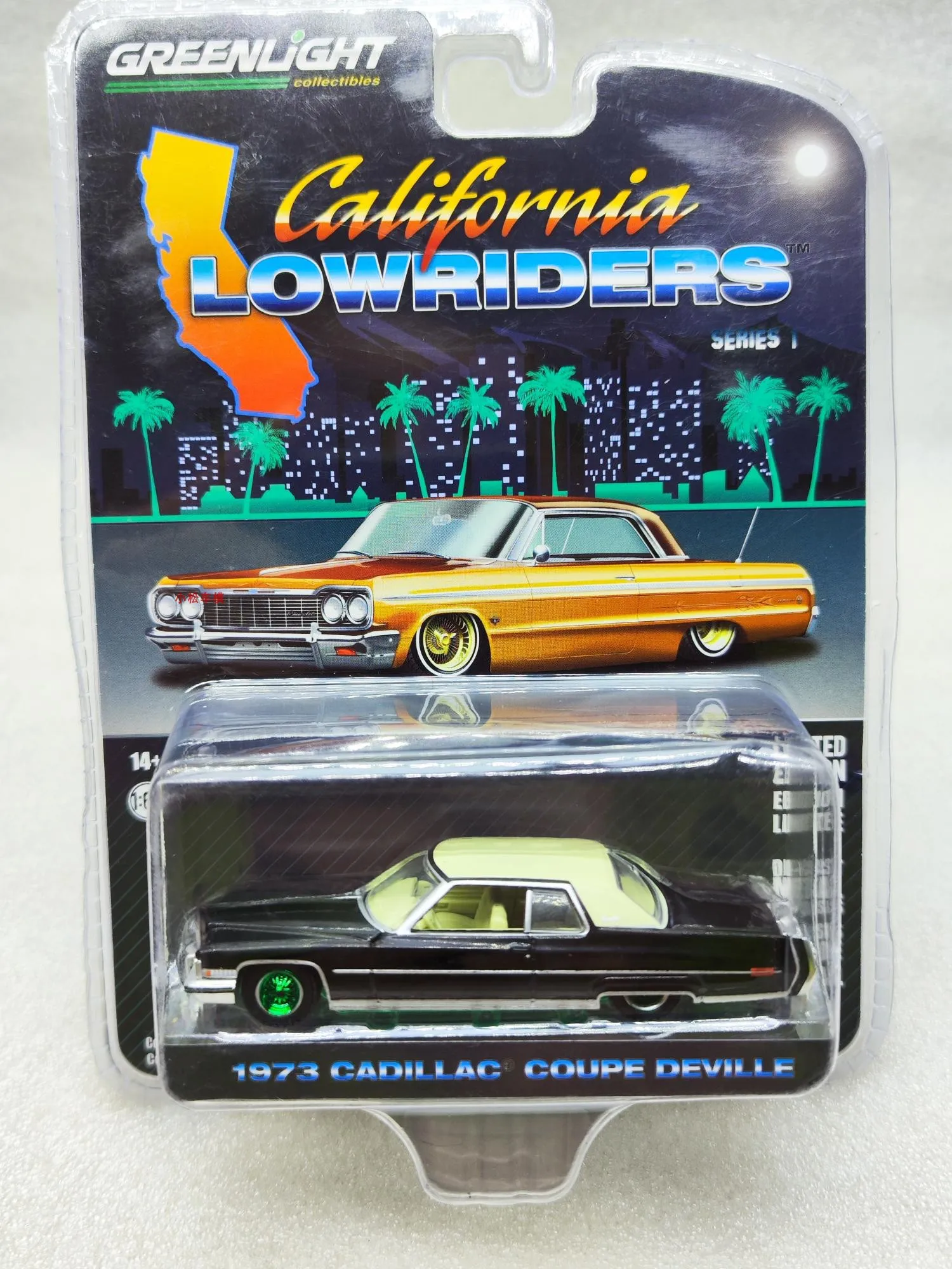 

1: 64 1973 Cadillac Coupe DeVille, черные и золотые колеса, коллекция зеленых машин, модели автомобилей