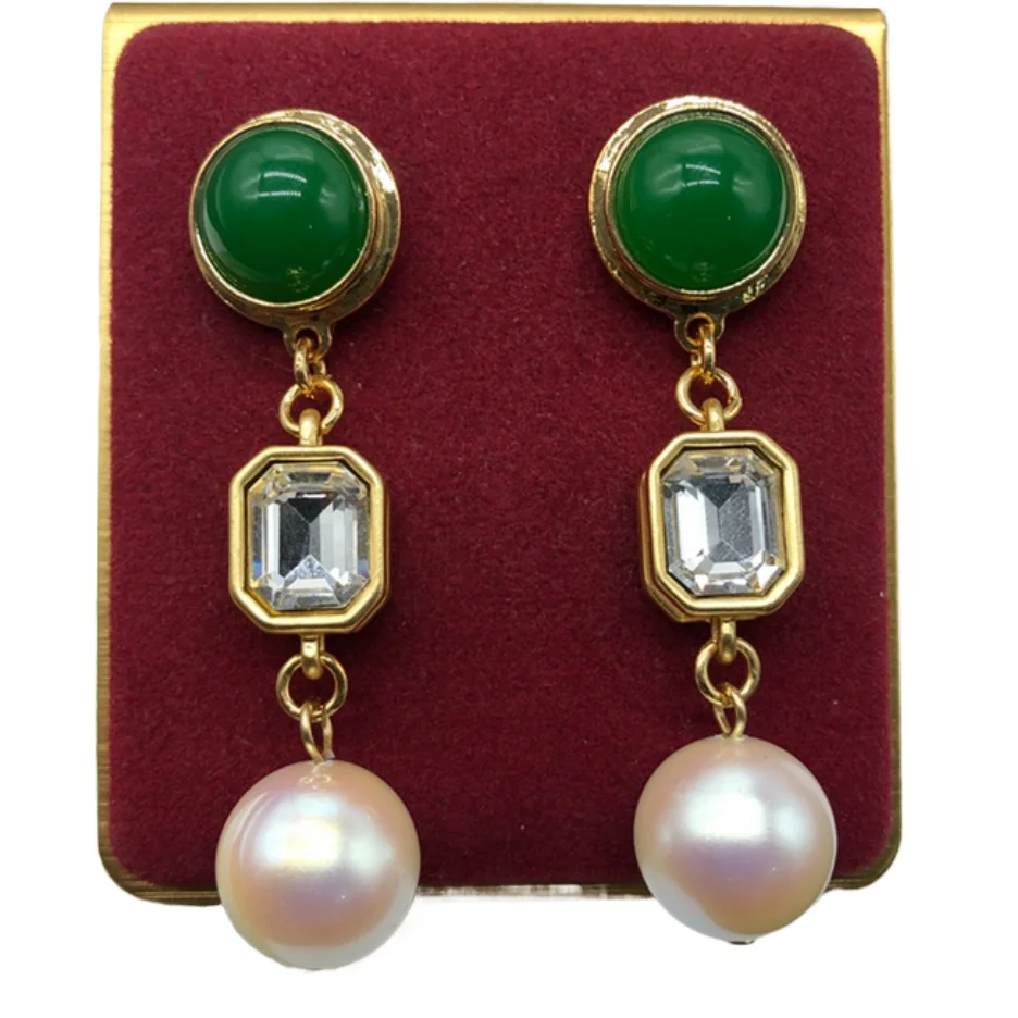 

CHARMING PAIR OF SOUTH SEA GENUINE WHITE ROUND PEARL EARRING & 9-10MM AAAA