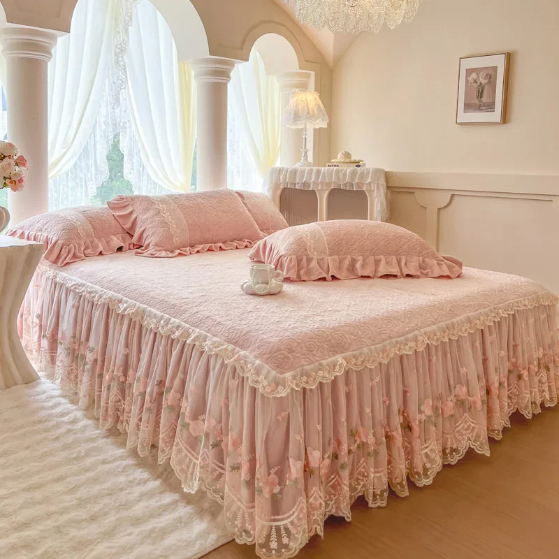 Romantic Decorative Lace Bed Skirt Three Piece Set with Pillowcase Thicken Beds Cover Four Season Universal Anti Slip Bedspread