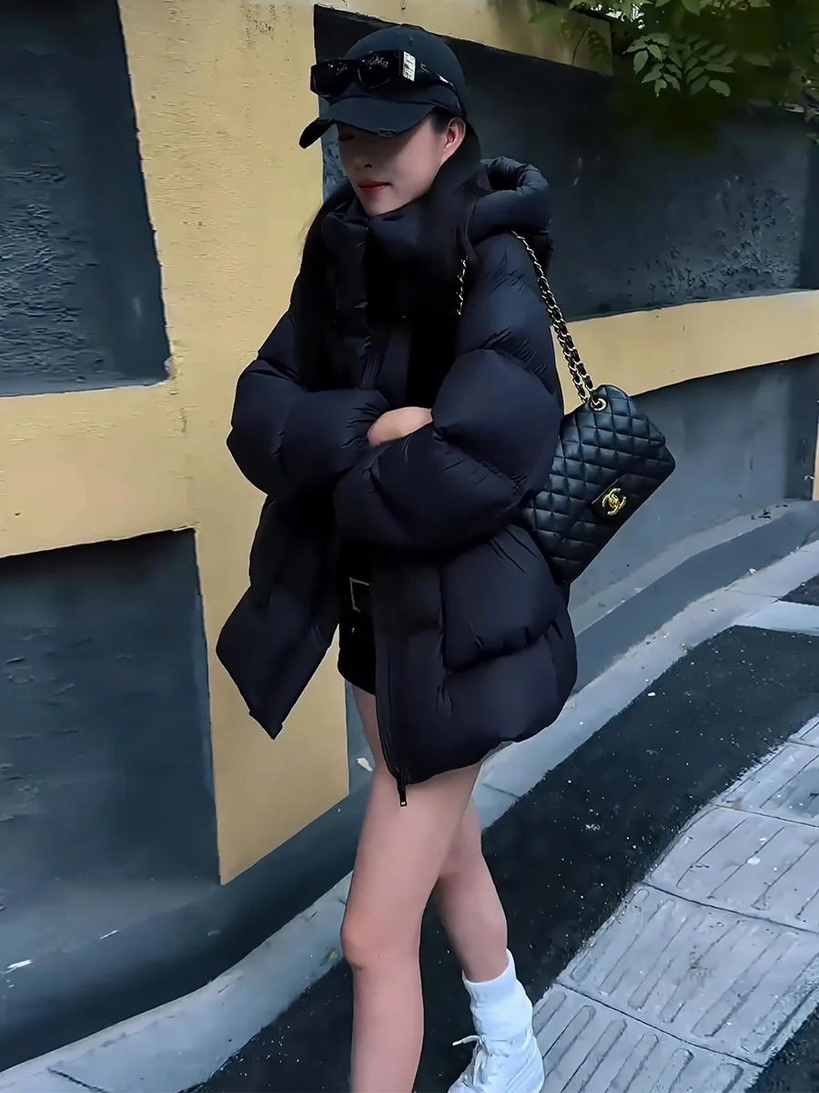 Chaqueta Acolchada de Plumón para Mujer, Color Blanco, Diseño de Gorro de Espuma, Abrigo Cálido, Estilo Dulce, Largo Regular, Invierno 2025