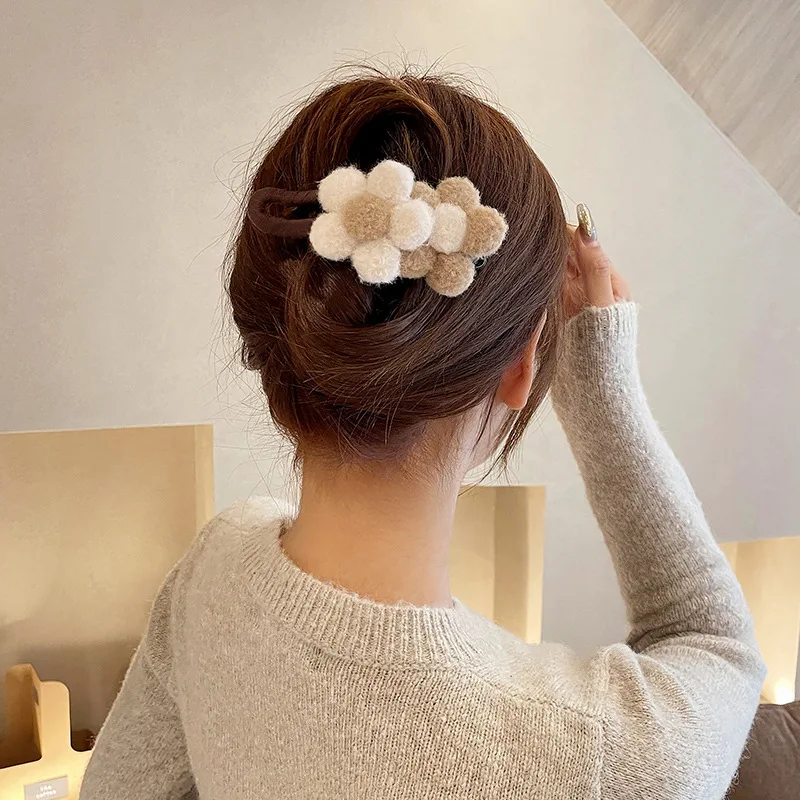 Plush Flower Duckbill Clip Large Curly Back Spoon Shark Clip High-End One Line Clip Hair Barrettes Accessories for Girl