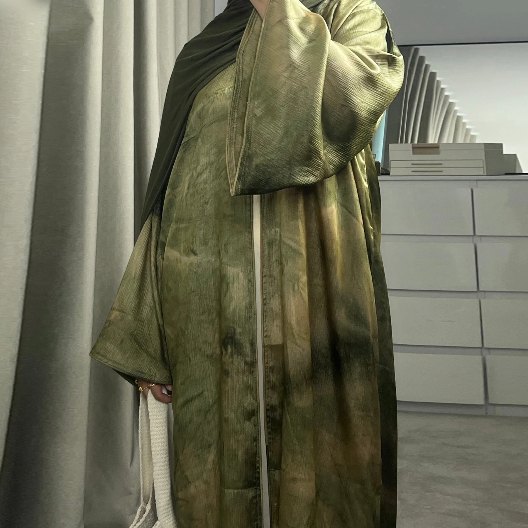 

Tie-dyed Pleated Muslim Women Kimono Abaya with Ties Front (No Inner Dress) Wide Sleeves, Evening Party Ramadan Eid Hijabi Robe