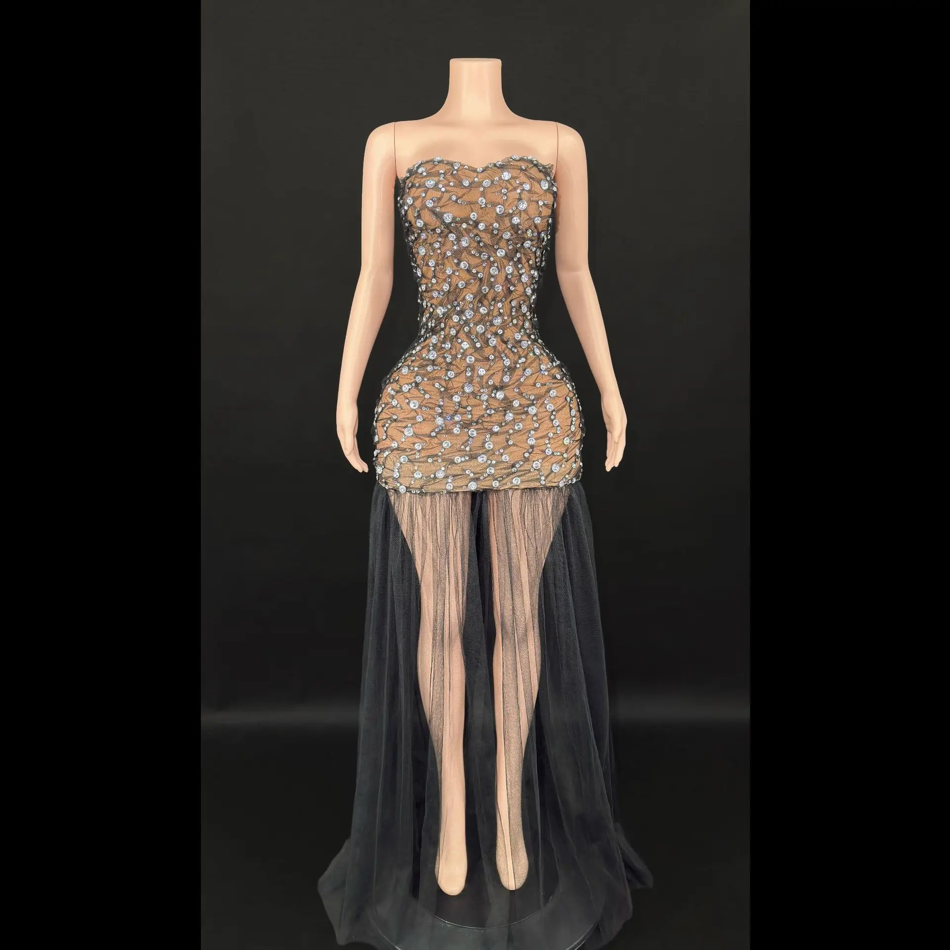 Cross-border summer formal dresses with frills from Europe and America, Amazonian plunging-neck evening gowns for export, new tr