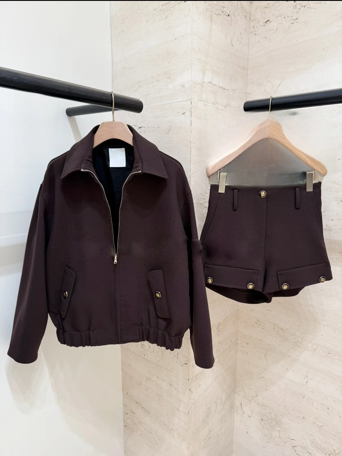 

Heidd 2025 Новинка ранней осени: Ретро-комплект из куртки на молнии с отложным воротником и шорт, женский модный комплект из полиэстера и вискозы с длинным рукавом, весенний, для взрослых