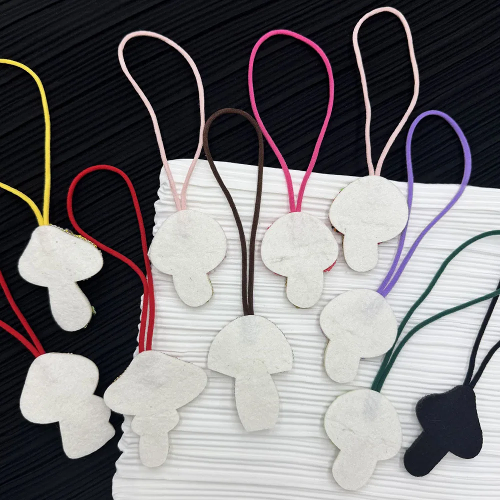 Alirattan 2025 nuevo lindo bolso de cuentas de setas hecho a mano decoración colgante colorido seta funda de teléfono llavero accesorio