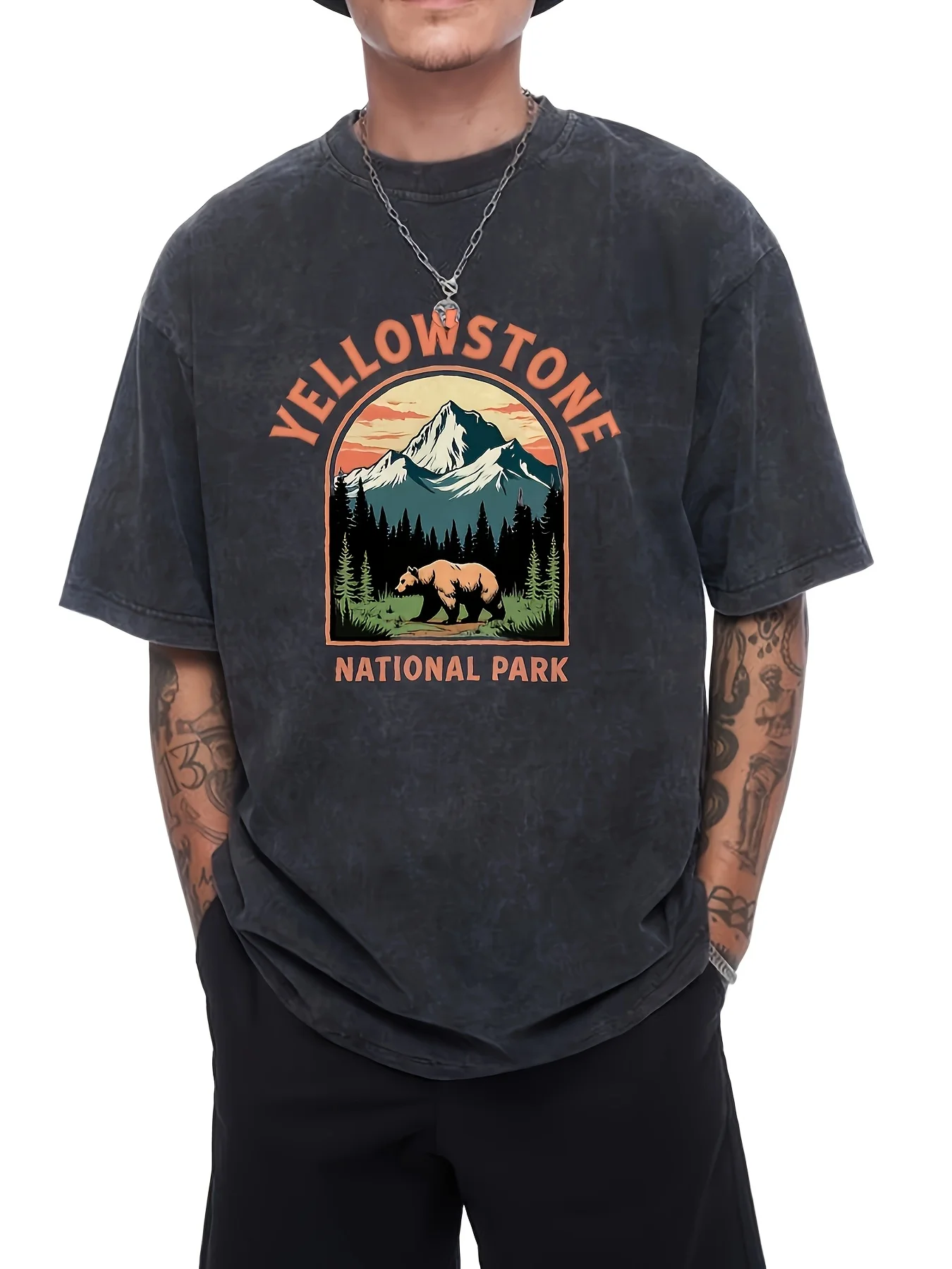 Men's Yellowstone National Park Vintage T-Shirt - Nostalgic Bear and Mountain Pattern Short-Sleeve T-Shirt, Suitable for Hiking, Outdoor Adventures, and Everyday Casual Wear - Machine Washable, a Gift for Nature Enthusiasts, Spring and Summer Outdoor Activities (Regular Fit)