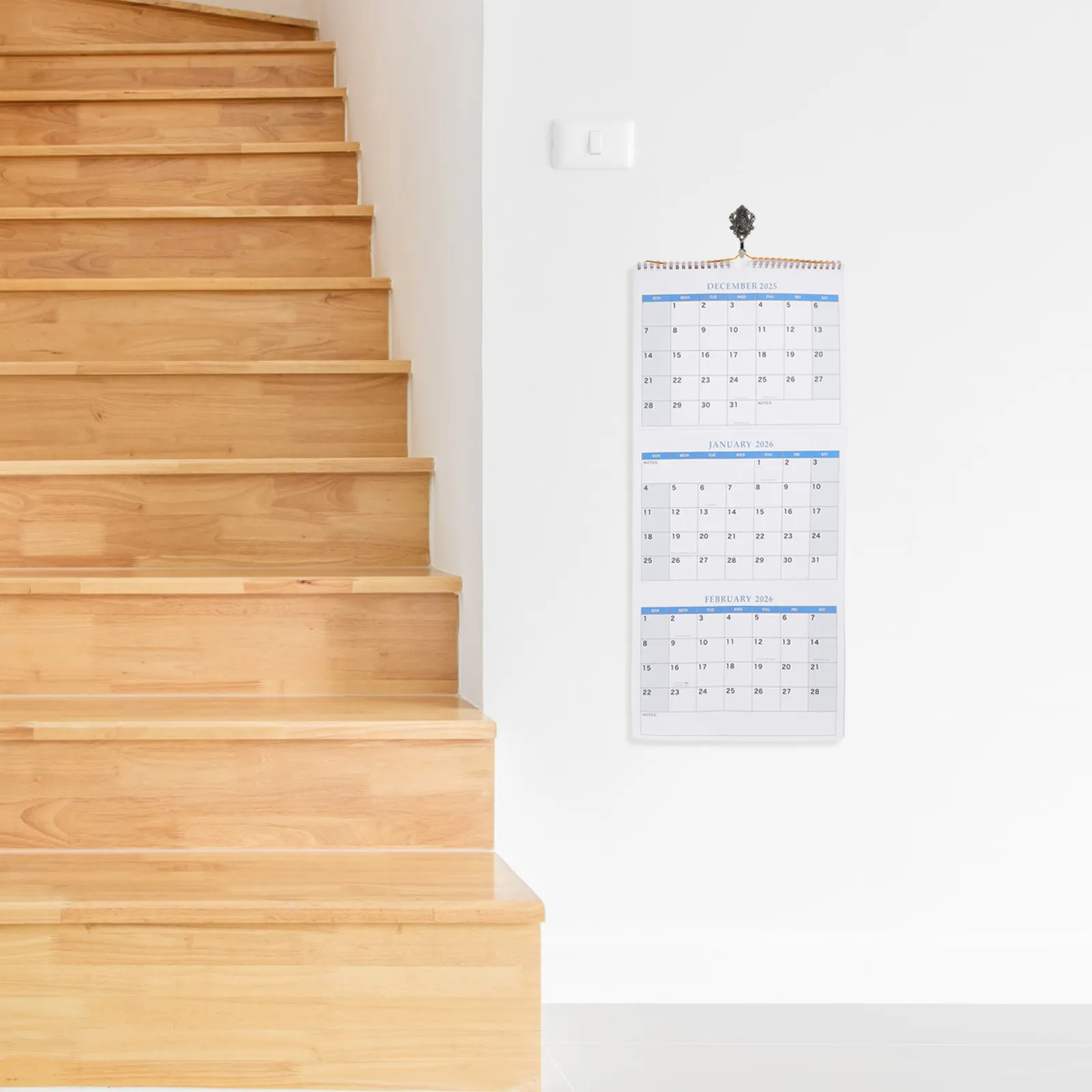 

Настенный календарь на 3 панели 2025-2027: трехмесячный обзор, вертикальное расположение, просторные ежедневные блоки, двойная проволочная пружина, для дома и офиса