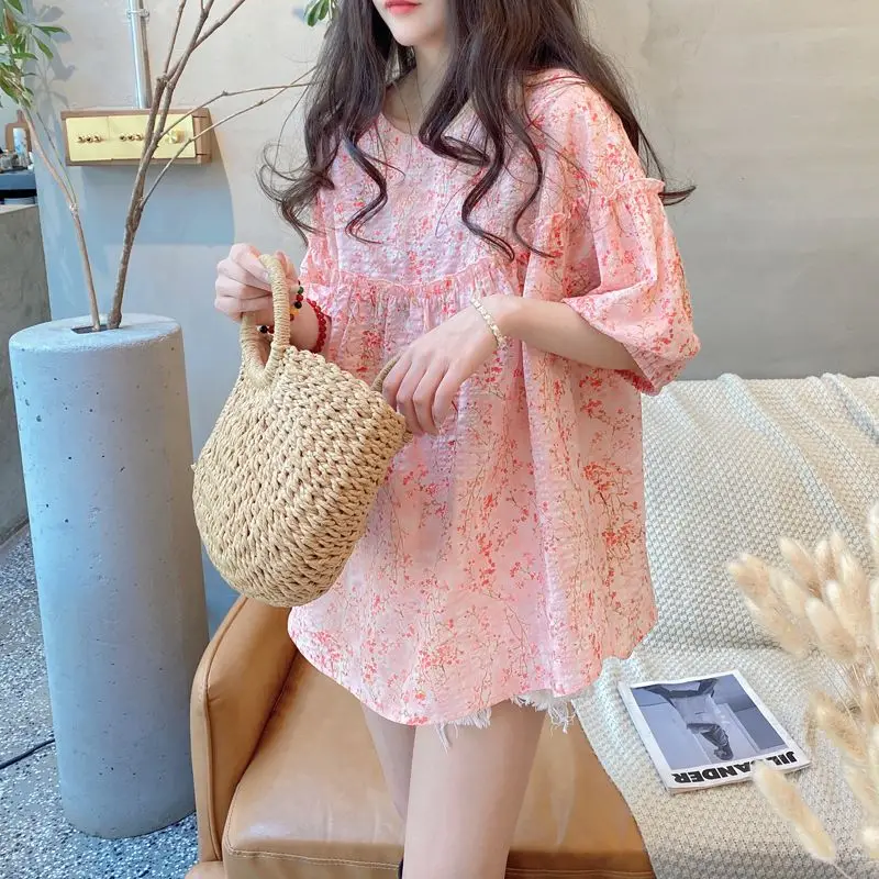 Blus motif bunga longgar model Korea, pakaian Atasan Wanita Mode elegan, baju atasan tipis manis, motif lipit kerah O, lengan lentera, blus longgar model Korea, baru, musim panas