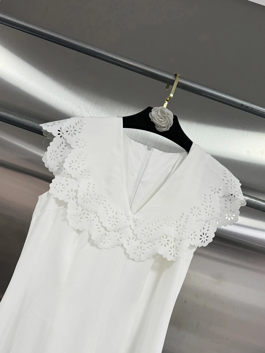 CHICEVER Biała Sukienka z Wycięciami, Dekolt V, Bez Rękawów, Wyszczuplająca, Elegancka, Intelektualna, Letnia Moda Damska