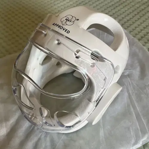 Imagen 2 del producto Casco de Karate WKF para niños y adultos con protección facial MMA, artes marciales, boxeo, casco suave, Taekwondo, Sparring, equipo de cabeza completamente cubierto