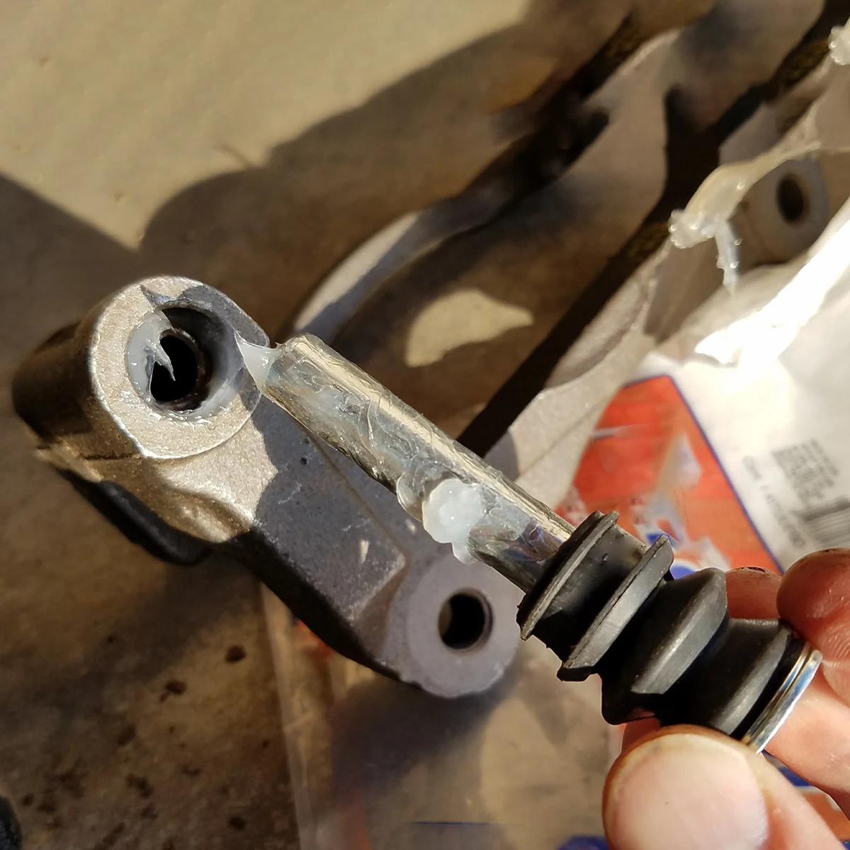 1/2 ZESTAW do Opel/Vauxhall Adam 2012-2019 przedni zacisk hamulcowy ślizgacze prowadnice śruby zestaw lewy prawy obudowa tarczy hamulcowej mieszek tuleja