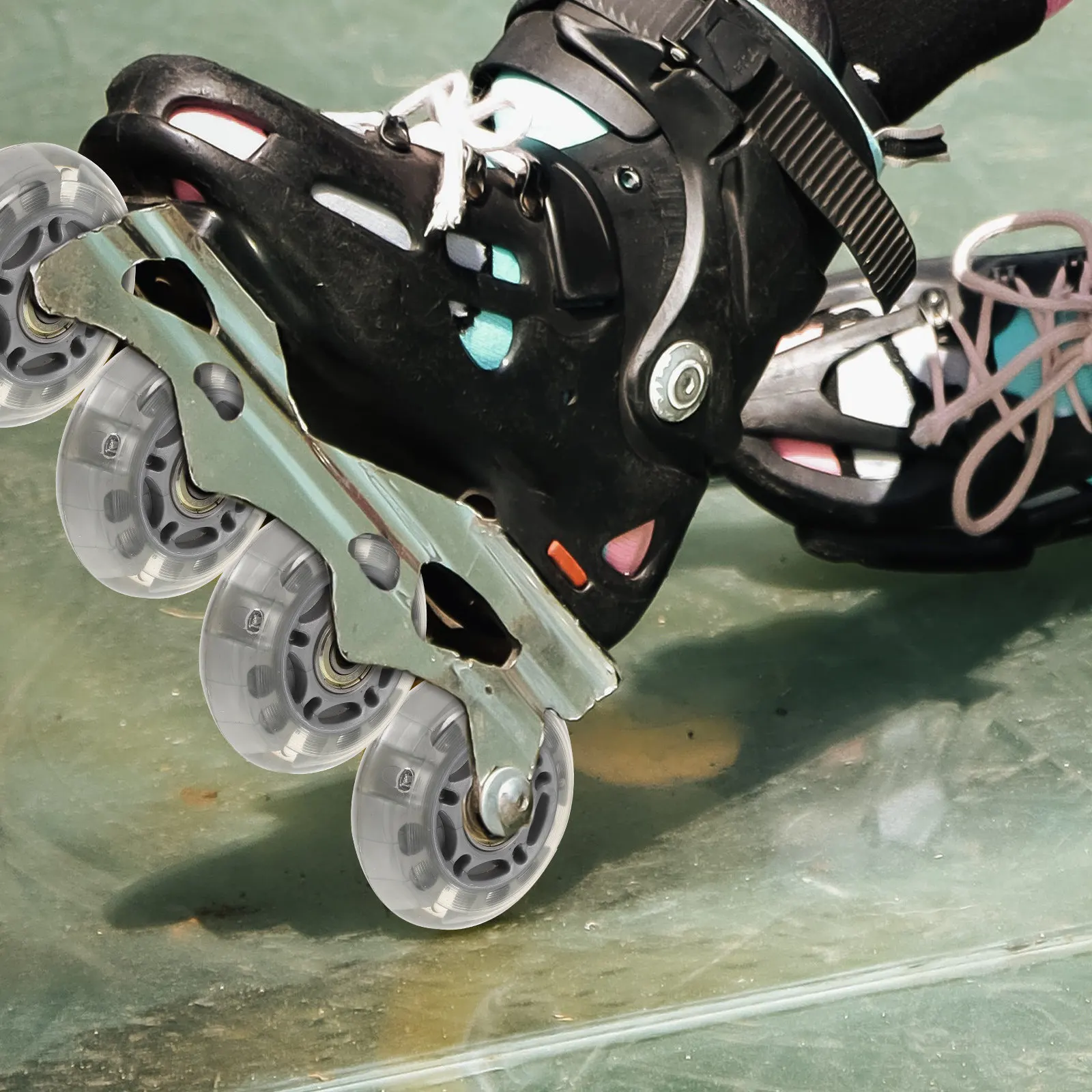 

4Pcs 72mm Inline Roller Skate Wheels LED Wear-Resistant PU Flashing Replacement for Outdoor Recreational Hockey Skating Use