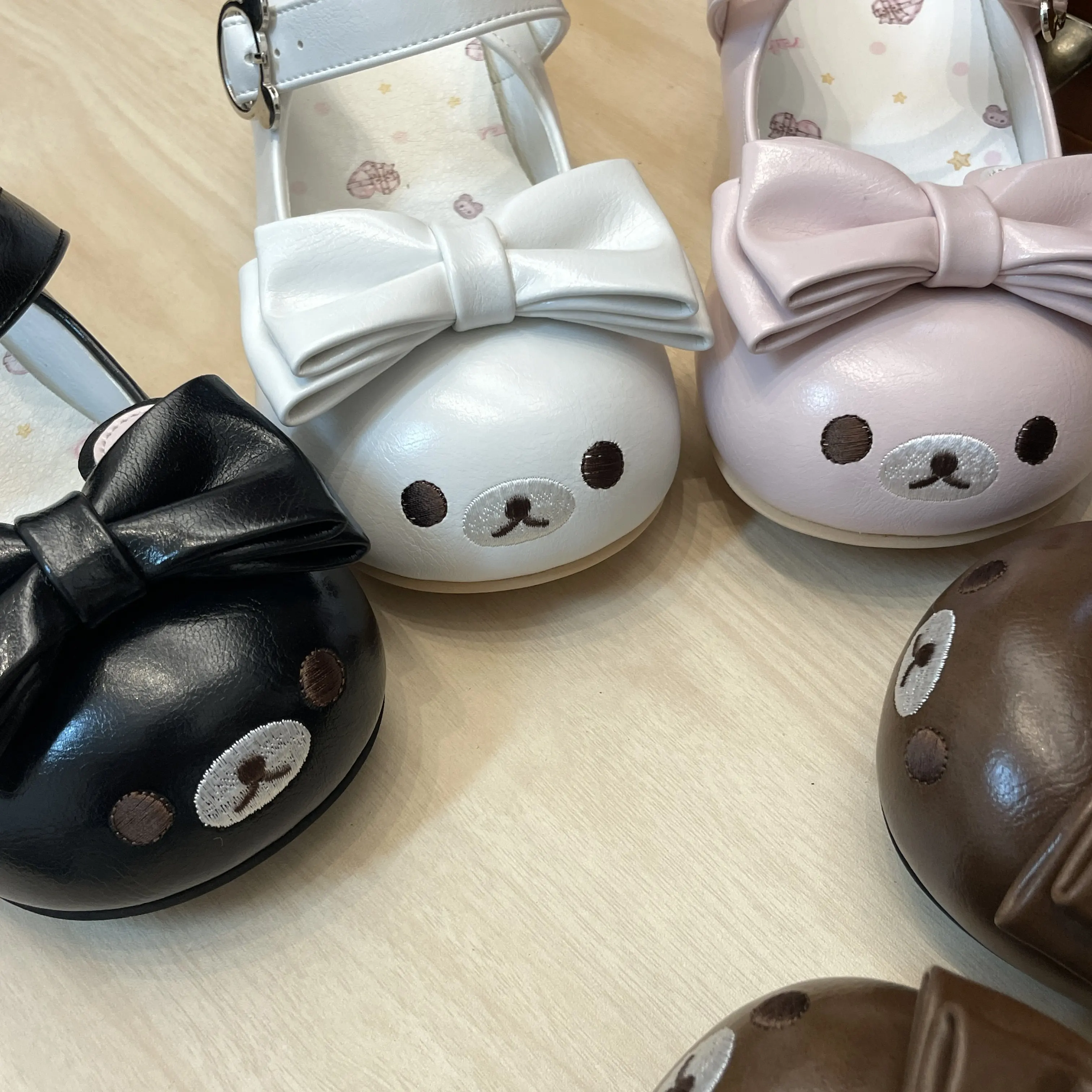 

Новые оригинальные туфли-лодочки 2026 года в стиле Soft Girl Kawaii с круглым носком на низком каблуке, весенние студенческие туфли с мультяшным принтом Y2K, плоские туфли Мэри Джейн для женщин