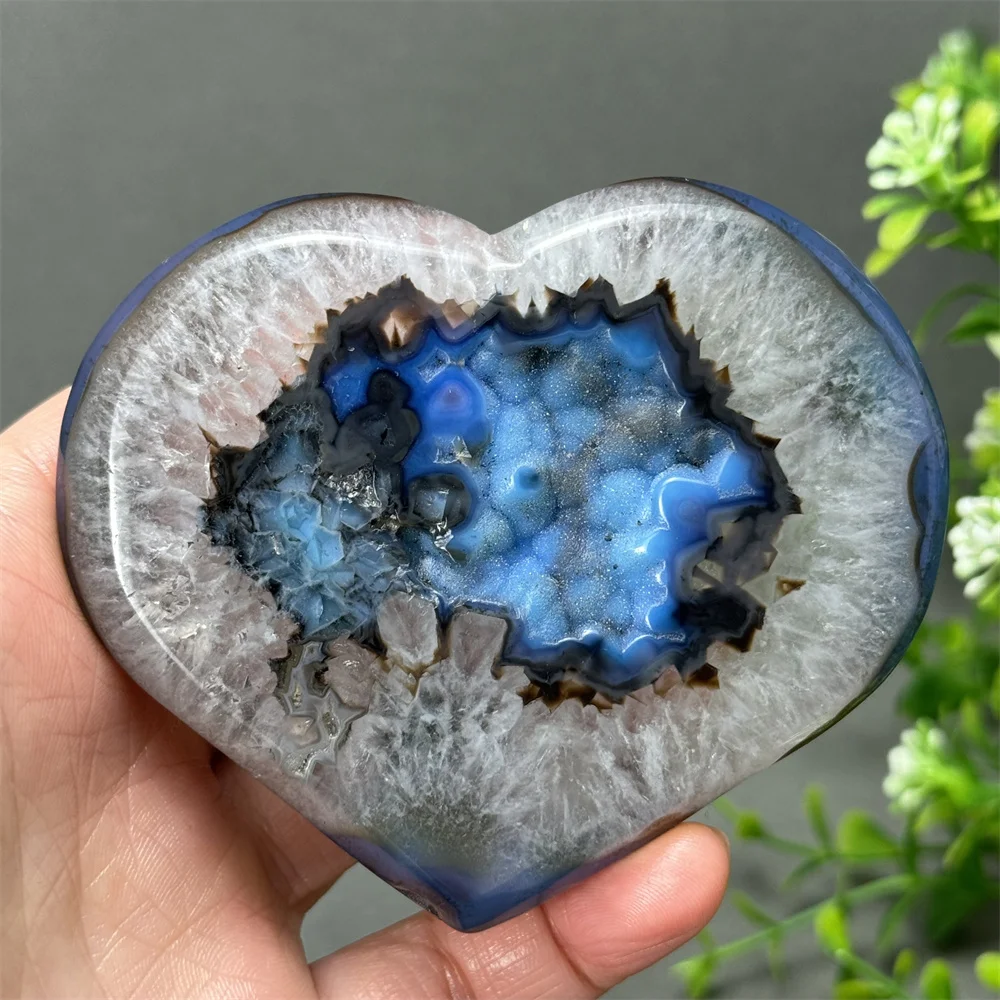 

Natural Blue Agate Geode Heart-Shaped Ornaments Energy Aura Meditation Healing Gemstones Home Room Decoration Gifts