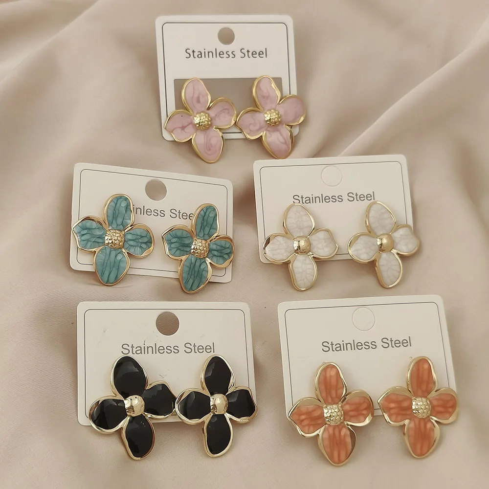 

Charming four-leaf flower colorful enamel gold-plated 18K women's earrings, high-quality waterproof earrings, wife's gift