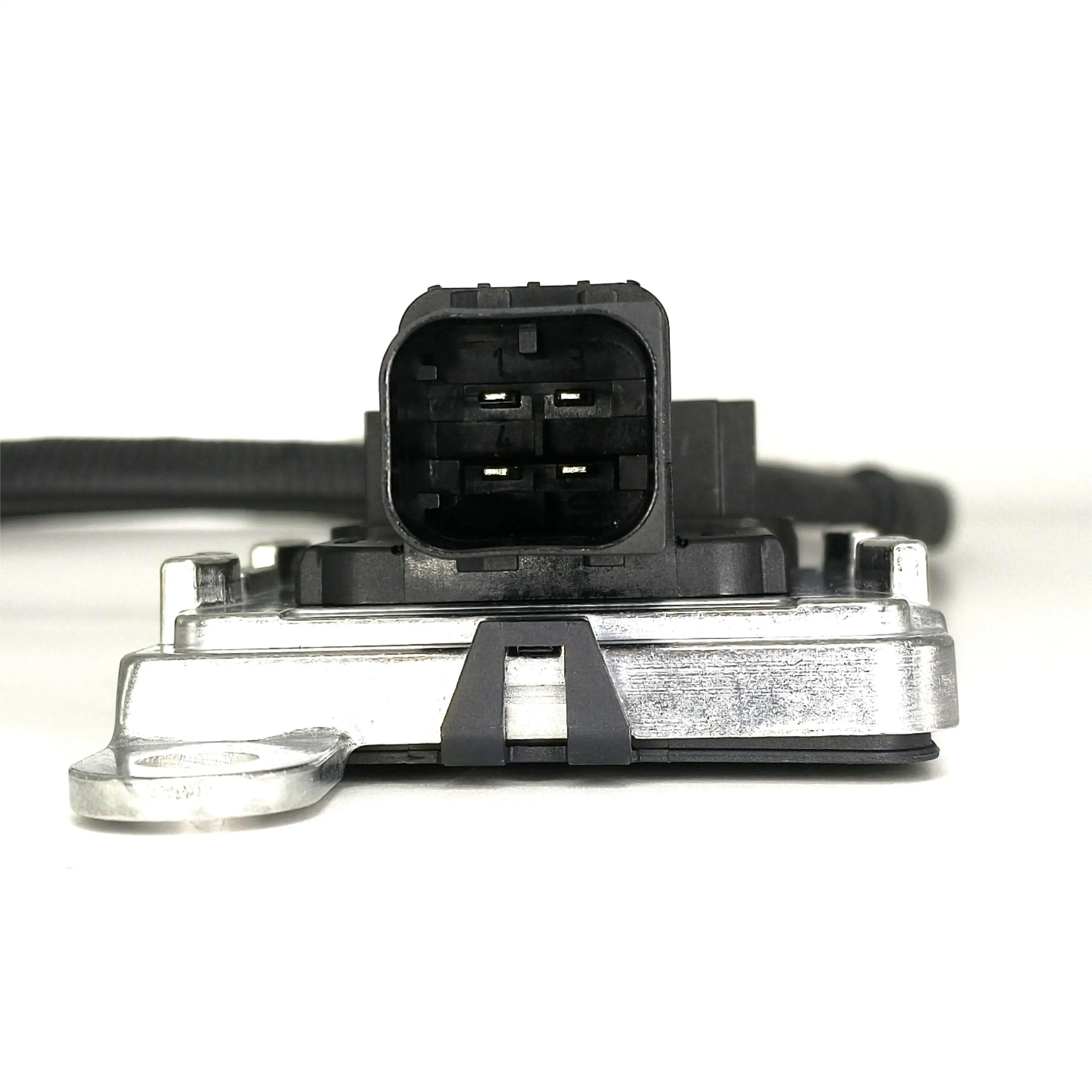 

A0101532228 5WK97338A 5WK9 7338A A 010 15322 28 Датчик кислорода NOX для Mercedes-Benz DD15 Freightliner M2 112