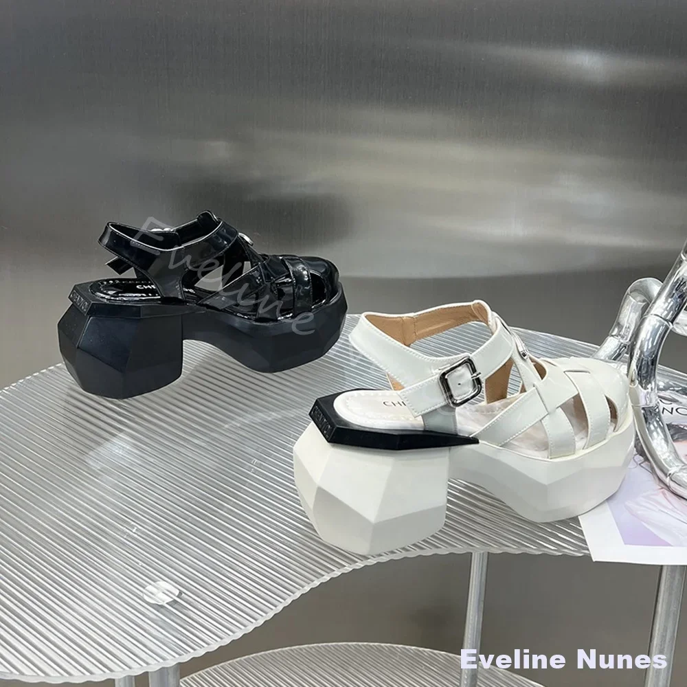 Sandalias de tacón grueso con forma de diamante para mujer, plateadas, de punta cerrada, con plataforma, tejidas, nuevas sandalias versátiles y sencillas para el verano.