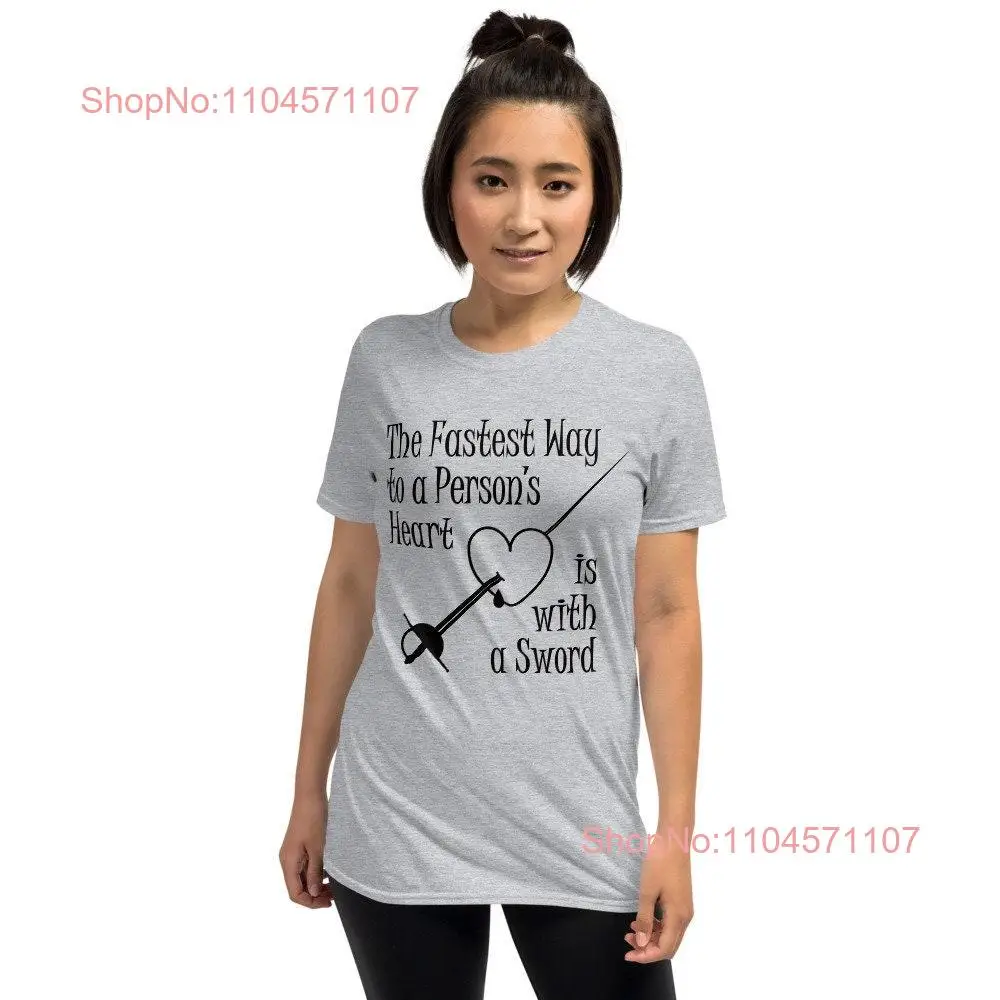تي شيرت The Way to a Person's Heart بأكمام طويلة أو قصيرة
