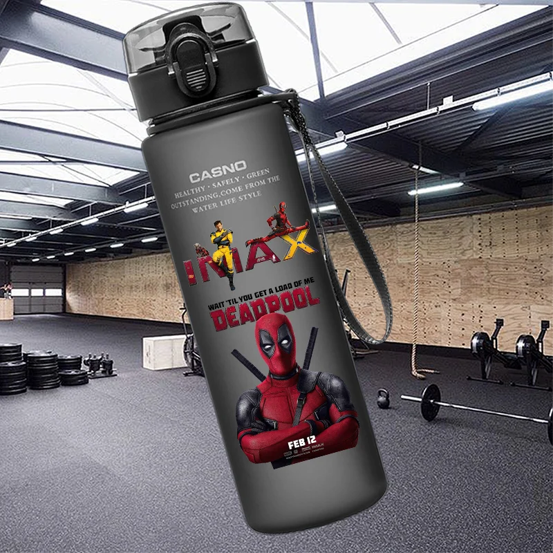 garrafa-de-agua-para-presente-infantil-miniso-560ml-esportes-portateis-deadpool-e-wolverine-copo-de-plastico