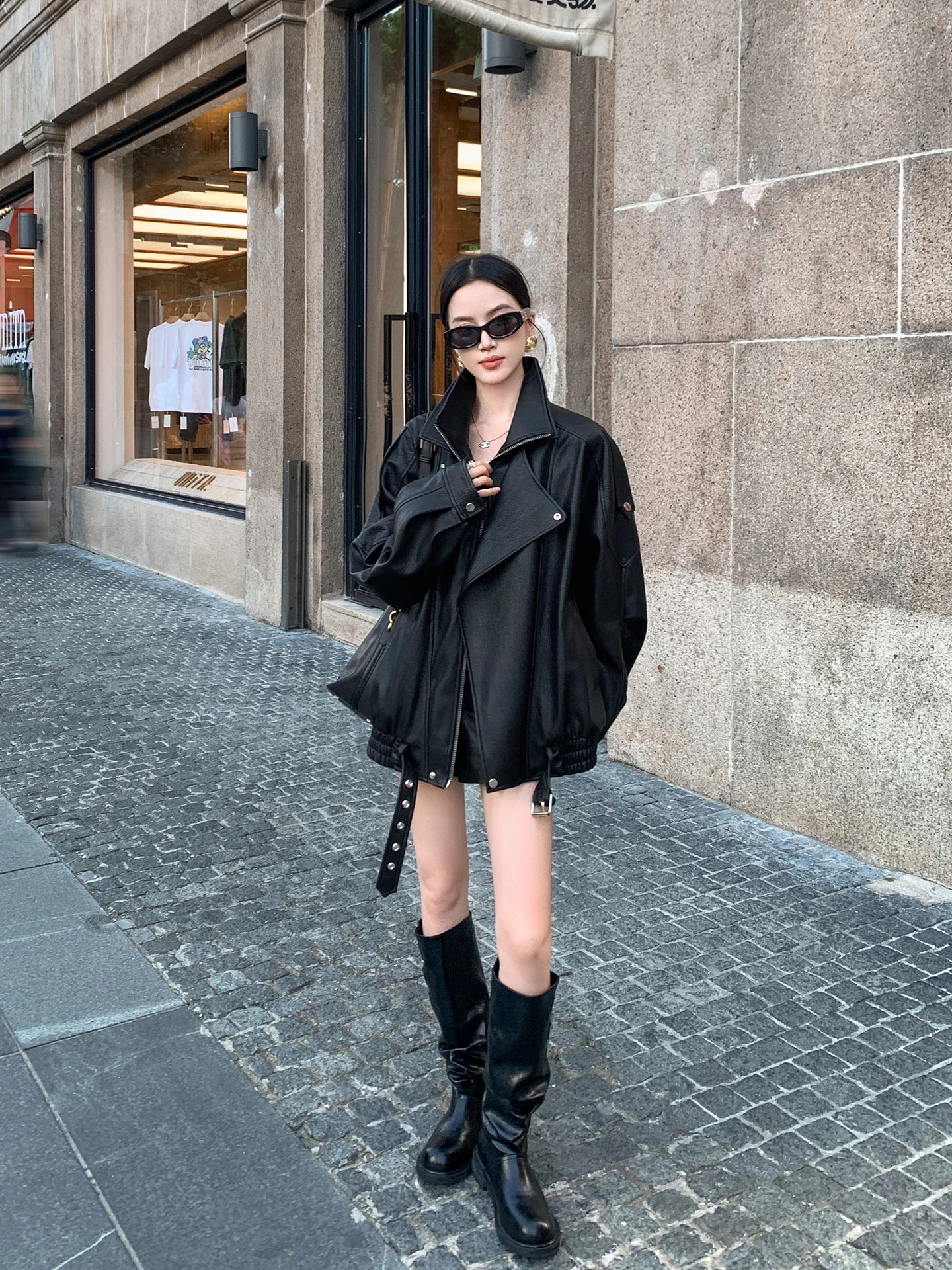 Kurtka motocyklowa Binguo, damska, skórzana, casualowa, wiosenno-jesienna, z małym, designerskim akcentem, luźny krój, długa.