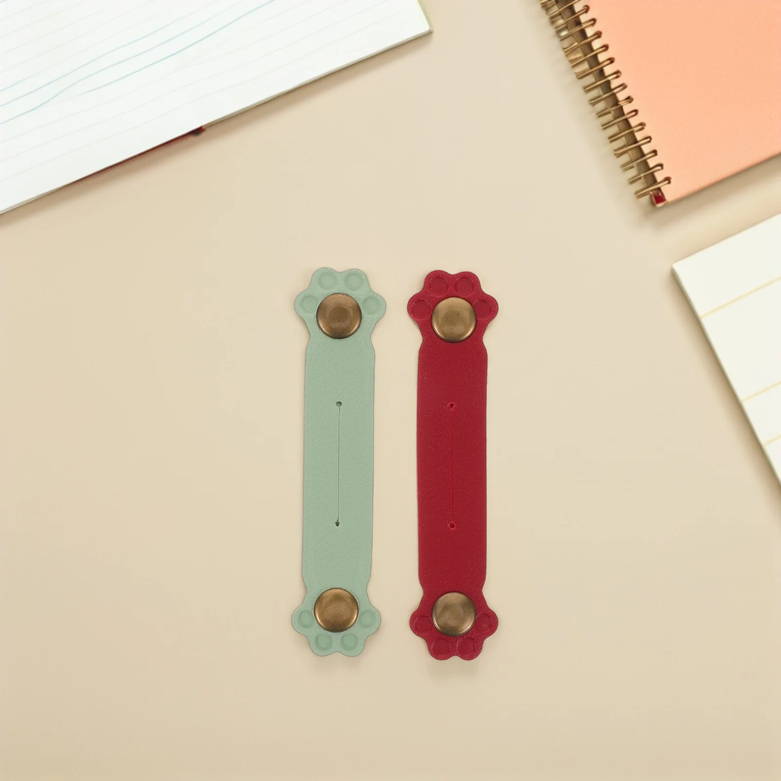 

5Pcs Cat Paw Earphone Winder PU Cable Organizer Wraps for Travel Home Wire Management Data Cord Holder Cord Organizer Storage