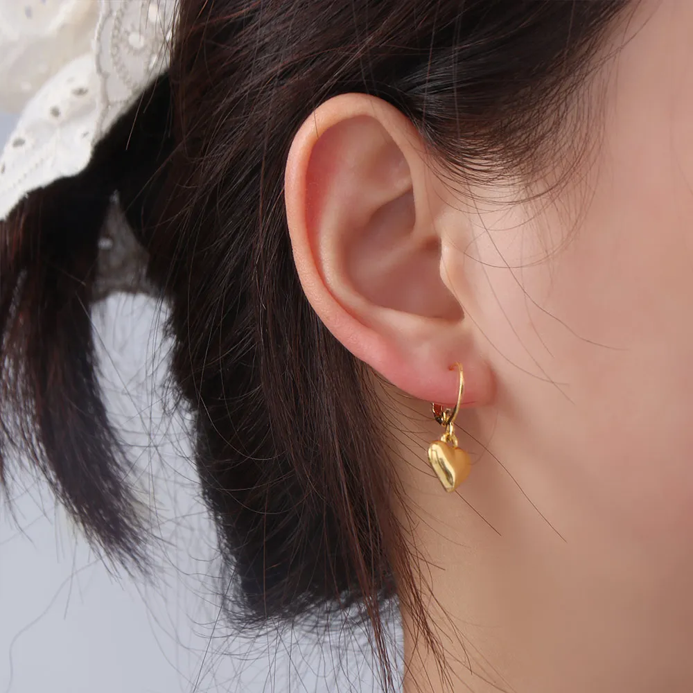 Casual Alloy Heart-Shaped Earrings Fashion Minimalist Ear Cuff Personality Hoop Earrings Daily Wear