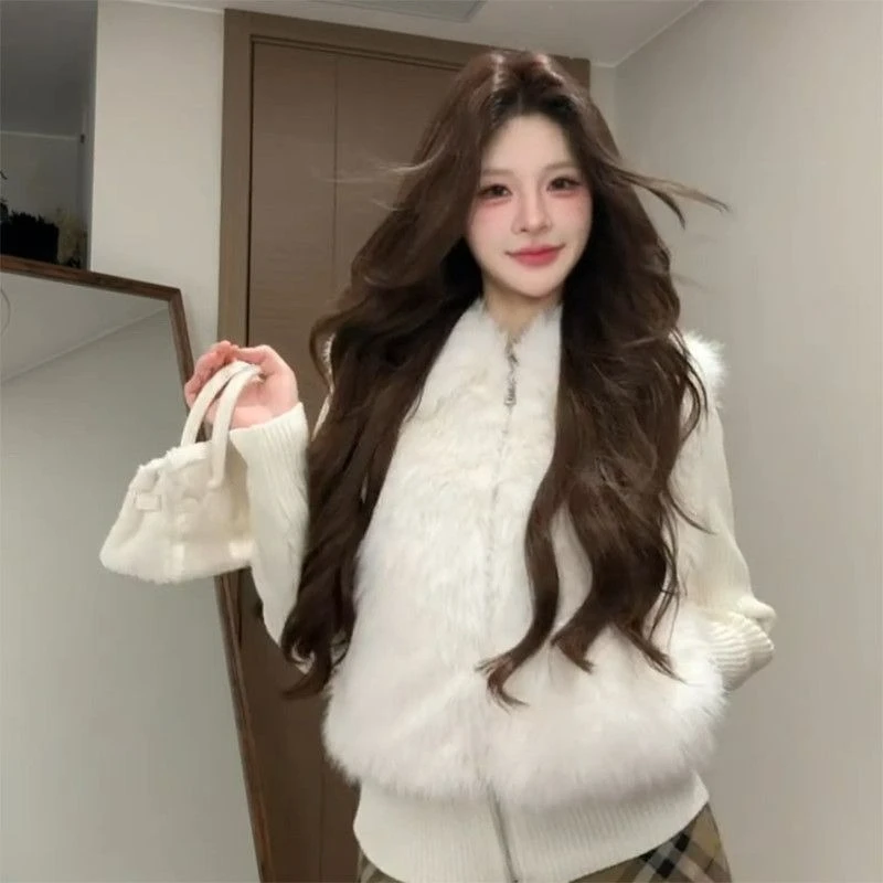 

This Is A New Style of Stylish Casual Top for Women with A POLO Collar Patchwork Knitted Cardigan for Autumn Winter 2026