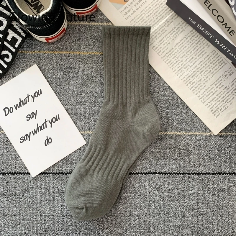 Vier Jahreszeiten Socken Unisex einfarbig Mittel rohr Socken atmungsaktiv rutsch fest Sport Herren Socken Campus Stil Casual Socke