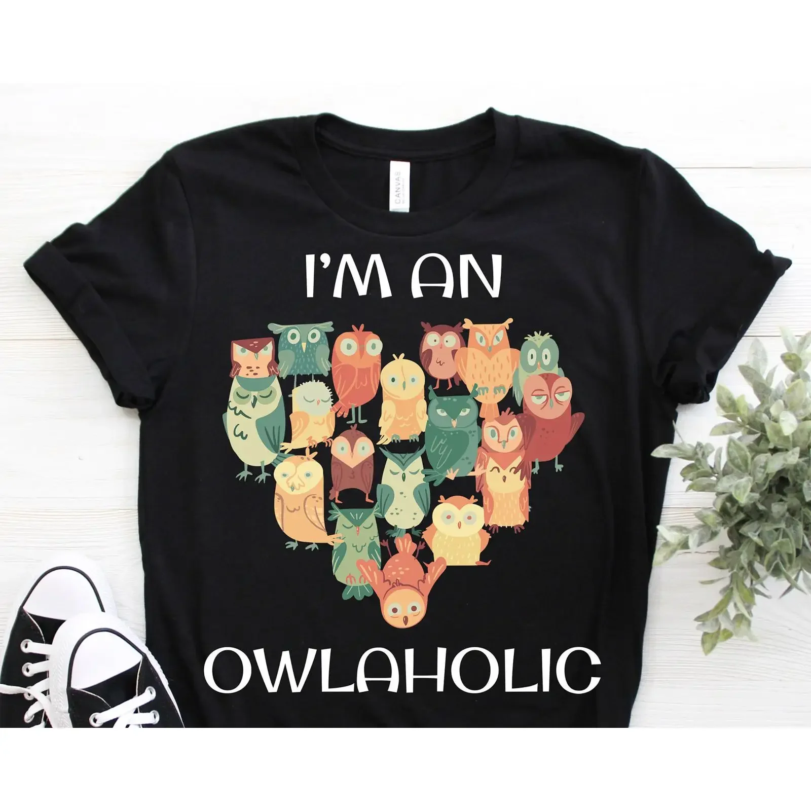 I'm An Owlaholic Cute Owl Heart T Shirt Funny Lover for Bird Nerd Birdwatching Ornithologist Birding Casual  vintage Washed