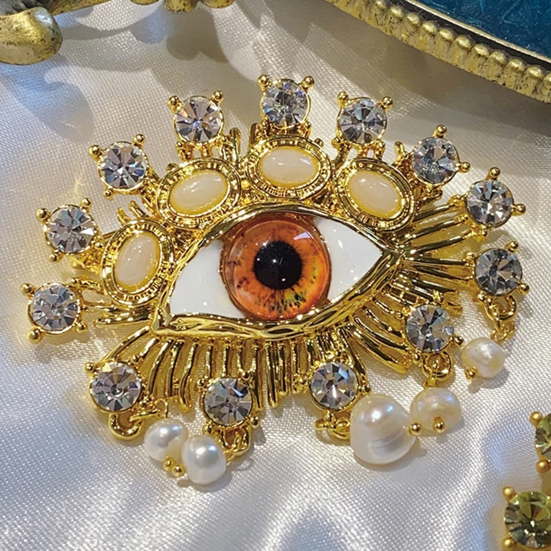 Exaggerated Devil\'s Eye Brooch Baroque Pearl Tassel for Men Women Unisex Pin Jewelry European And American Vintage