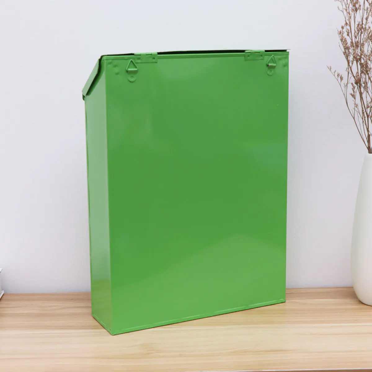Iron Post Box Vintage Locking Mailbox Green Wall Mount Letterbox Old Style Metal Decorative Mailbox with Keys Durable