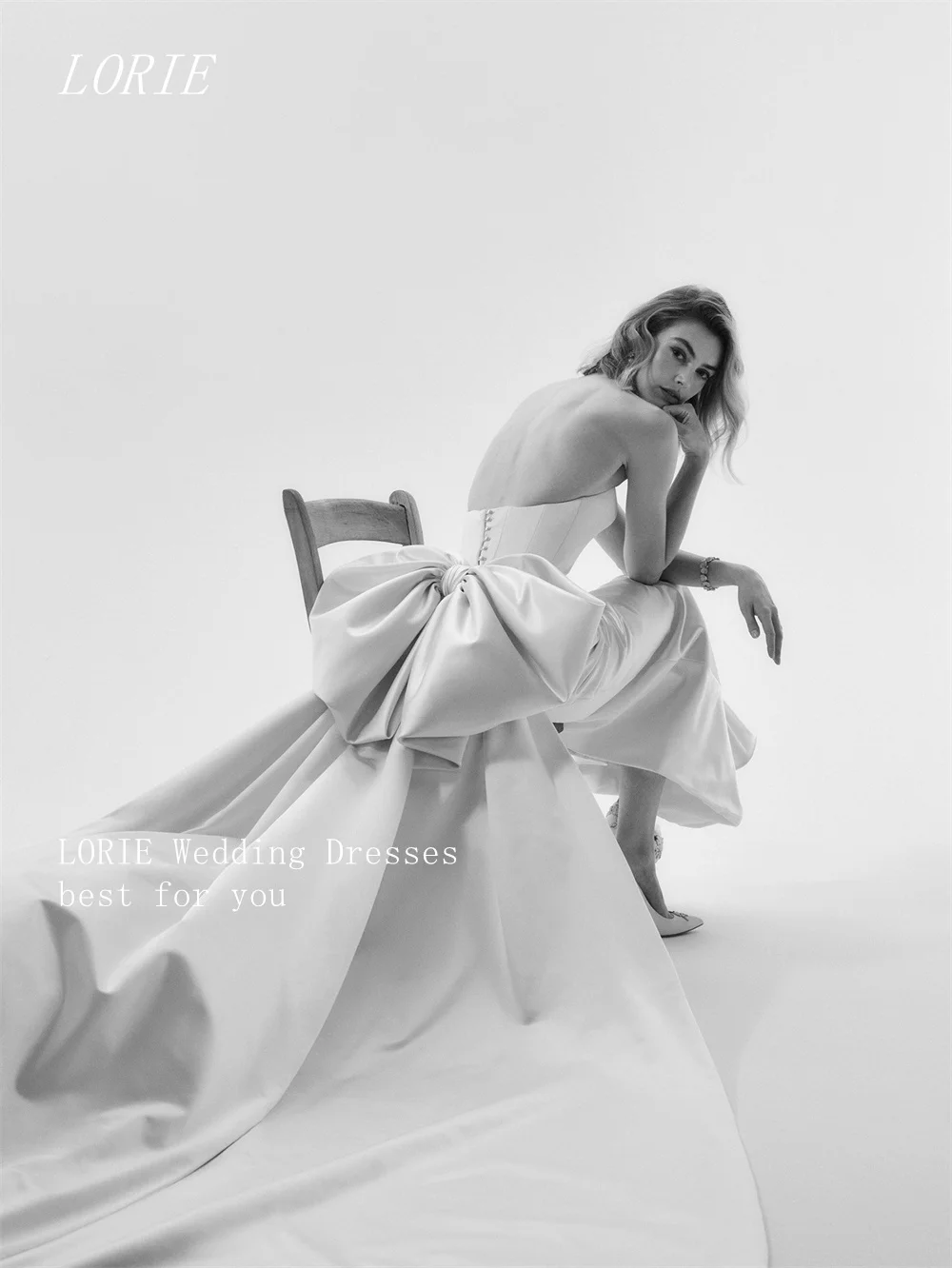 LORIE Luxus-Bogen-Meerjungfrau-Hochzeitskleid, schlichtes trägerloses Brautkleid, ärmelloses Falten-Hochzeitskleid, individuell gestaltet 2026