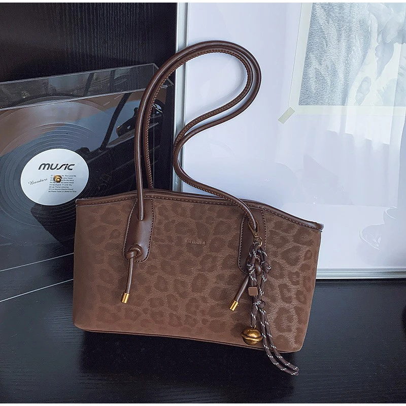 

Stylish Matte Suede Texture Hangbag Leopard-print Shoulder Bag Contrast-color Underarm Bag Large-capacity Versatile Tote Bag