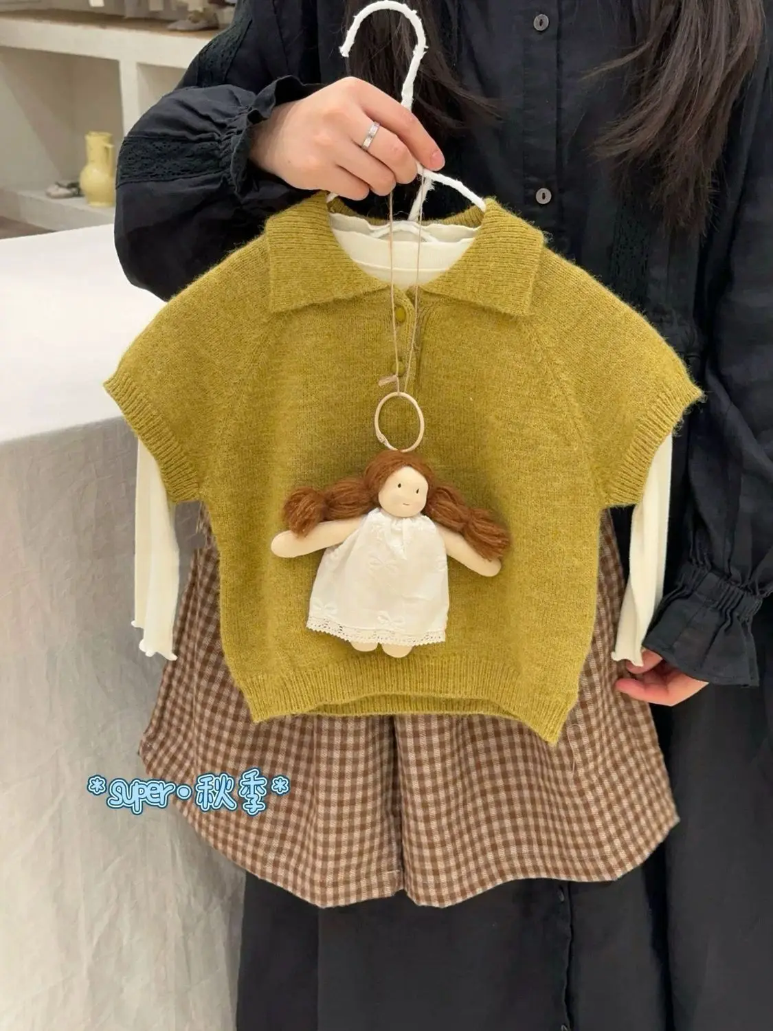 Girls Set Spring and Autumn New Style Children's Lapel Vest Knitted Sweater Plaid Casual Pants 3-piece Set