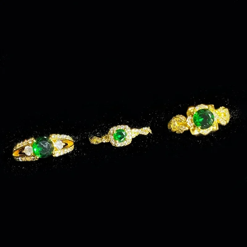 

MDL Moissanit1 Style Little Red Book с позолоченным светом, роскошное женское обручальное кольцо с кристаллами и изумрудом