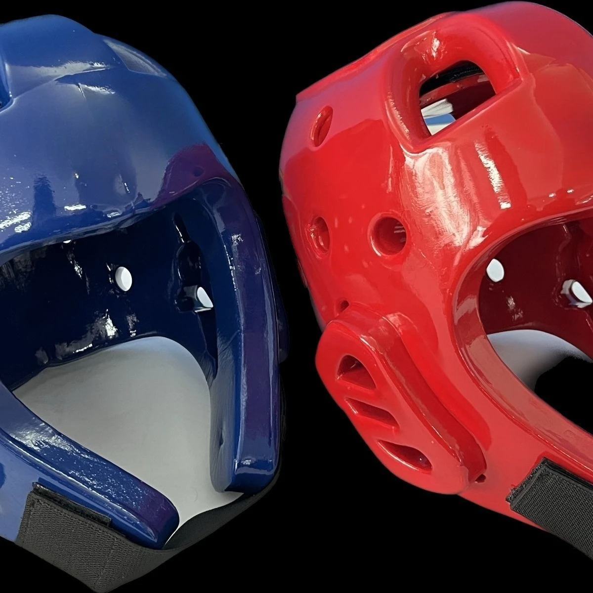 Electronic protective gear head guard, a set of red and blue.