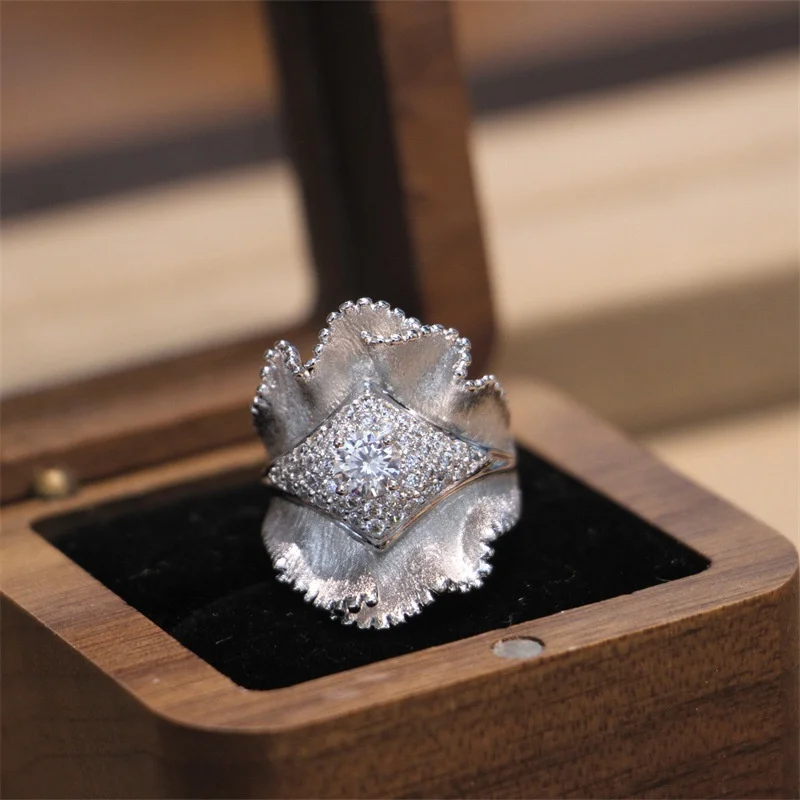 

Freeshipping Bling 925 Silver Rigato Art Jewelry Full Zircons Floral Cocktail Ring Luxury Dinner Party Band Women High Accessory