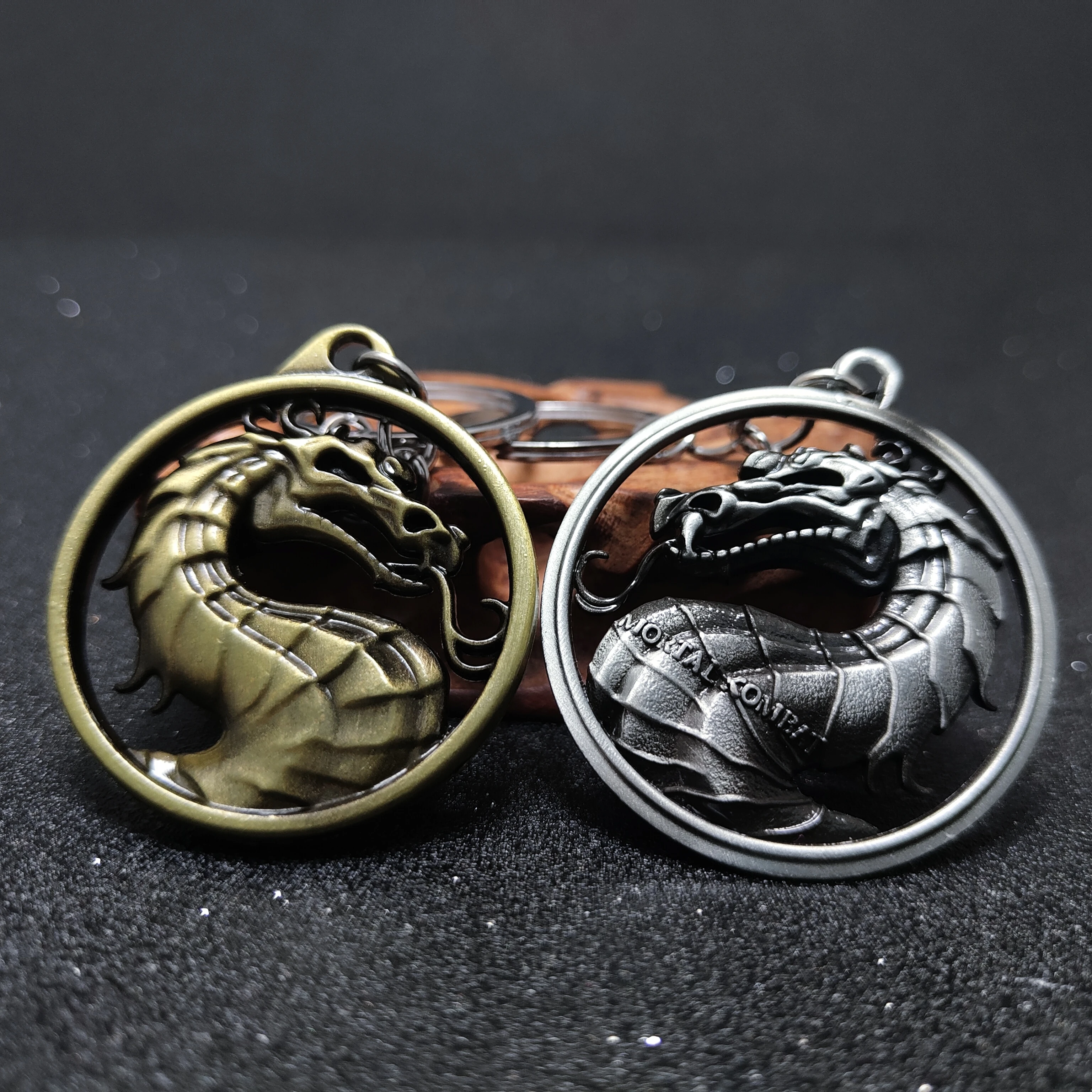 Fashion Vintage Game Mortal Kombat Keychain Dragon Totem Alloy Adornment Holder Gift for Men Car Key Accessories