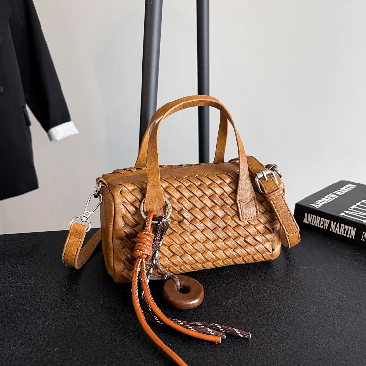 

2025 Trendy Woven Leather Shoulder Bag - Square Soft Crossbody Purse, Versatile Multi-Way Wear, Handmade Textured Design