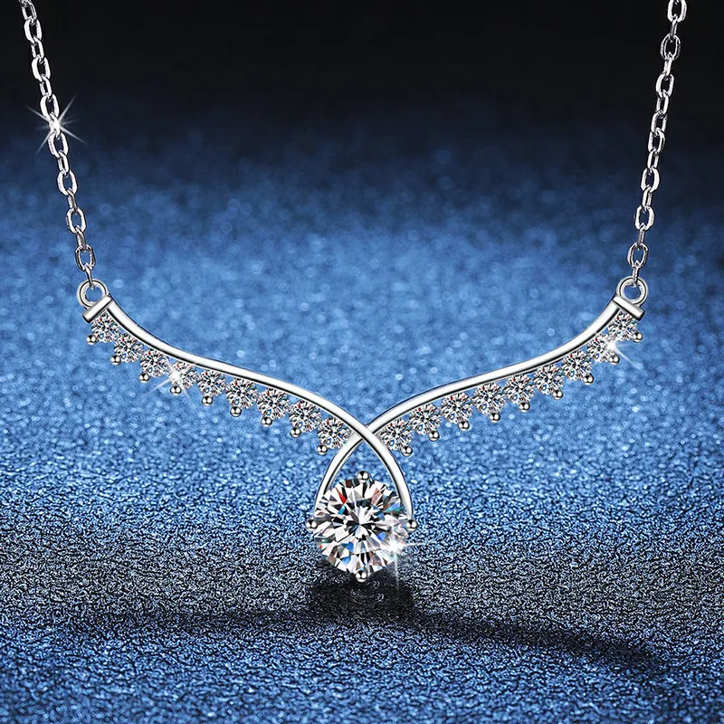

Platinum PT950 18K Gold Pendant, Moissanite Necklace, Feminine Angel Wing, 1 Carat Moissanite Light Luxury Fashion Necklace