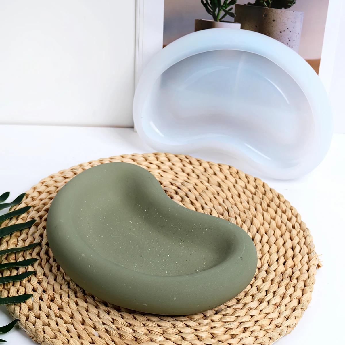 Creative Pea Shape Storage Tray Silicone Mold DIY Handmade Plaster Concrete Resin Jewelry Display Dish Craft Molds Home Decor