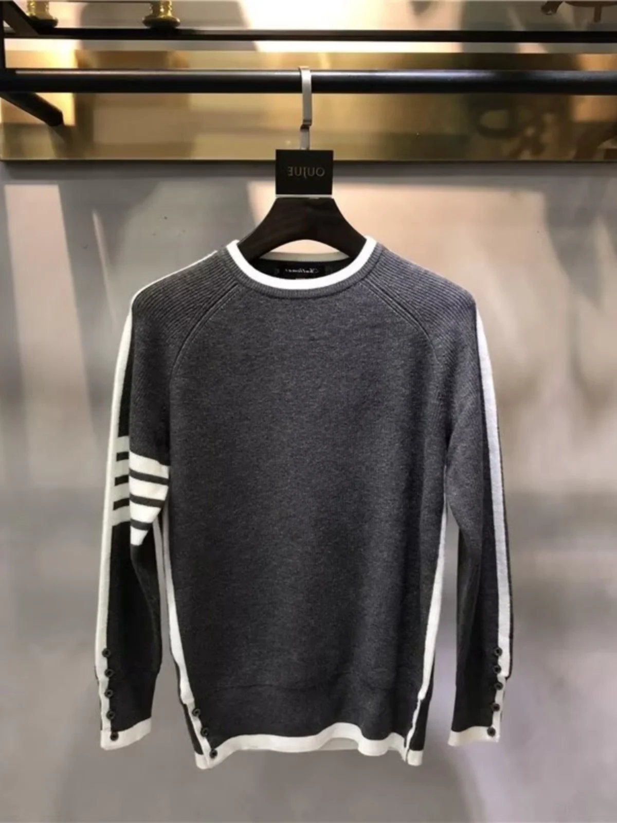 เสื้อสเวตเตอร์ถักทรงกลมสำหรับผู้ชายแฟชั่นดีไซน์เรียบง่ายฤดูหนาวชั้นฐานไออาร์ทีเอฟซีบุเสื้อถักลายทางลำลอง